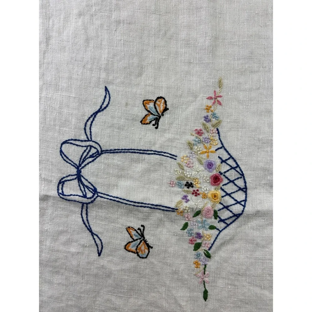 Vintage Embroidered Linen Tablecloth 31x48 Floral‎ Basket Butterfly Handmade